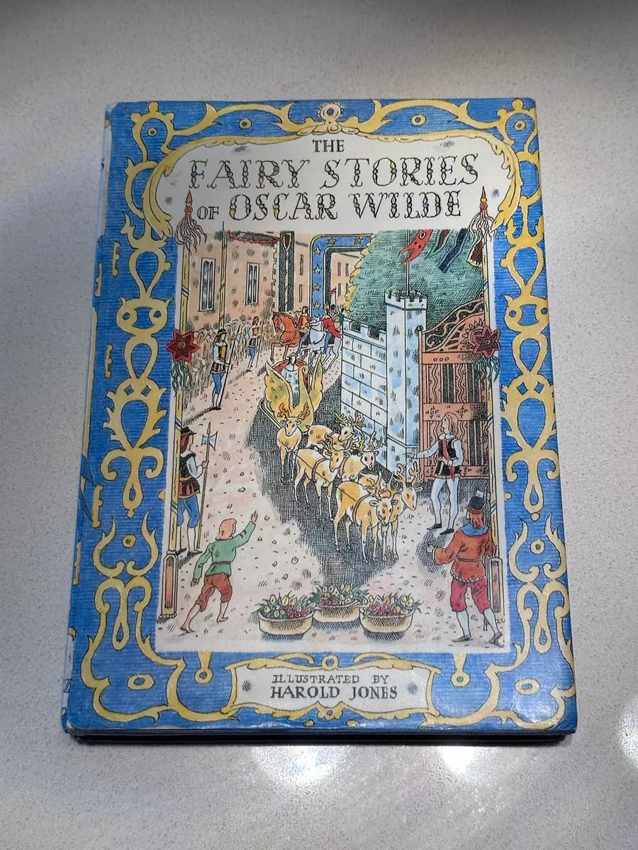 The Fairy Stories of Oscar Wilde, Illustrated by Harold Jones - Gollancz 1977 Hardcover with Dust Jacket